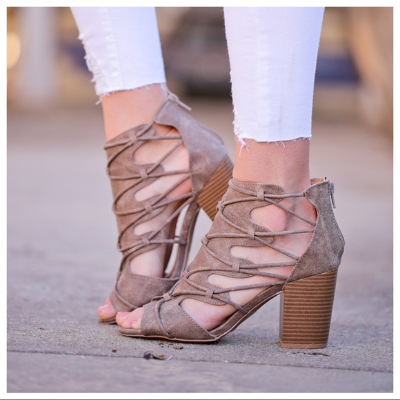 ✨RESTOCKED✨Taupe Open Toe Criss Cross Detail - Picture 3 of 5